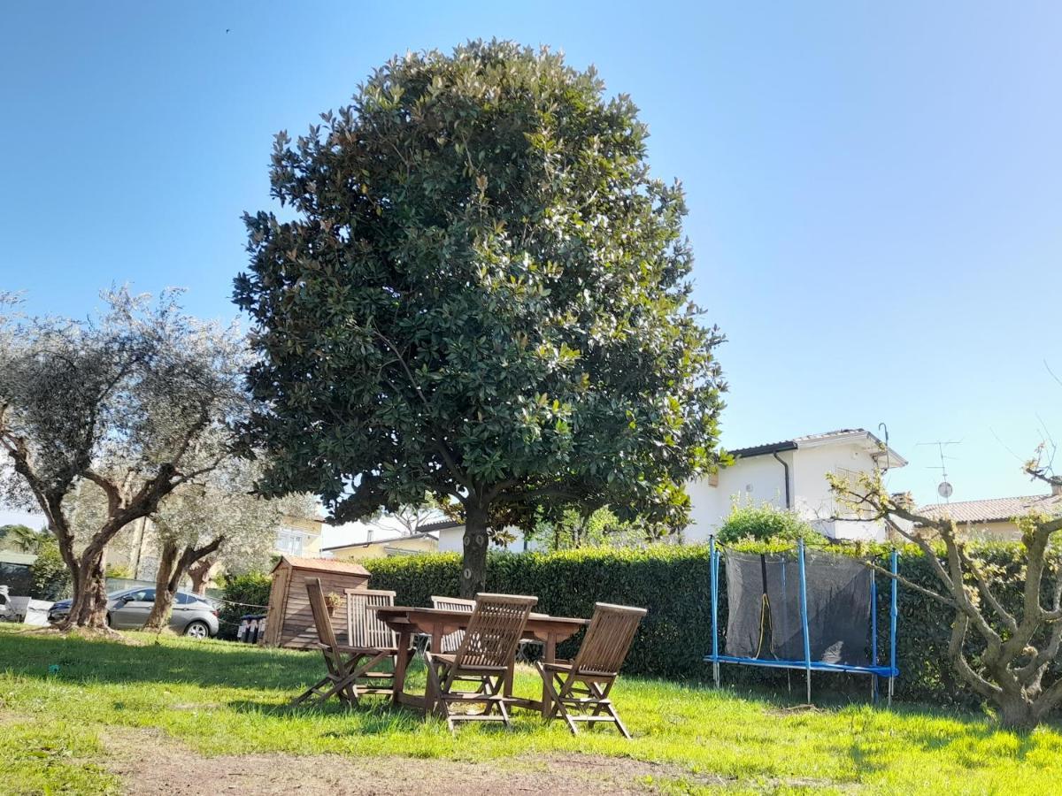 Villa La Magnolia - Private Beach Access, Garden, Views Lazise Exterior foto